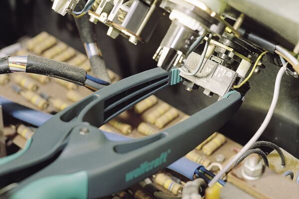 PRO 70 Sivri Uçlu Yaylı Kıskaç 70mm